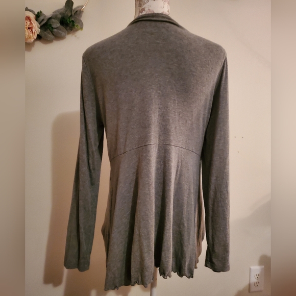 *4 For $10* Ruched Top - Picture 4 of 9